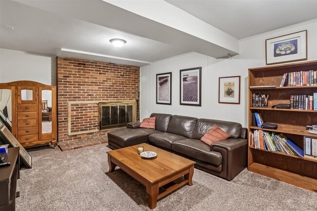 Building Photo - Amazing 5BR/3BA Home in Bethesda,MD - Ready early July!
