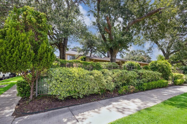 Building Photo - 1802 Lexington St