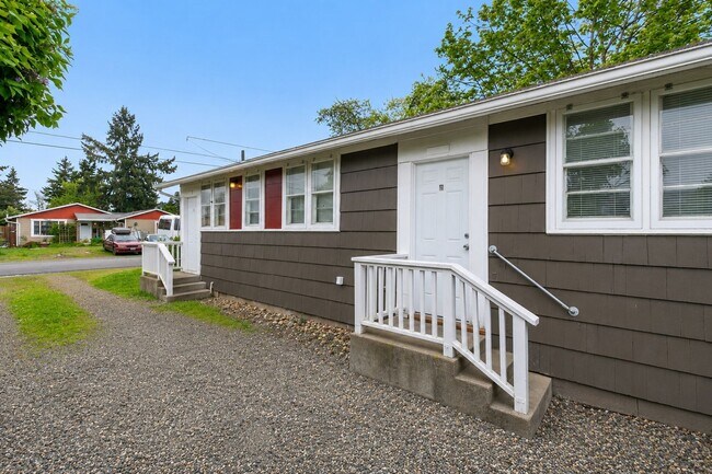 Building Photo - 7959 SE 64th Ave