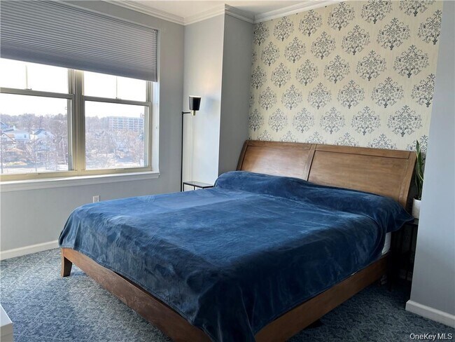 Building Photo - 300 Mamaroneck Ave