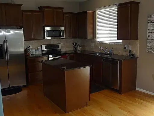 Kitchen - 15455 Carob Cir