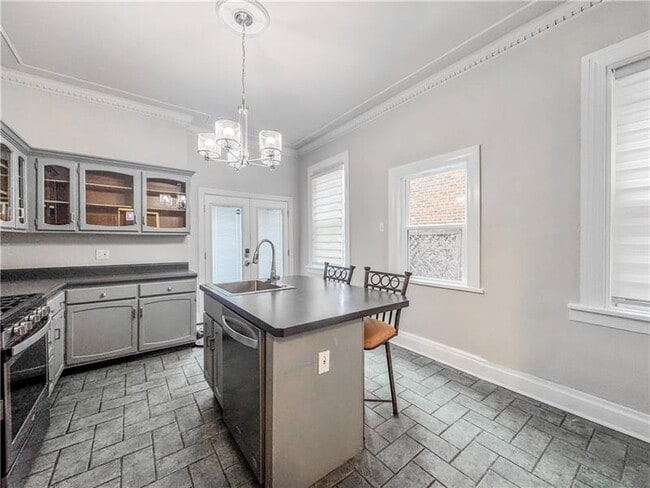 Building Photo - 52 S 18th St