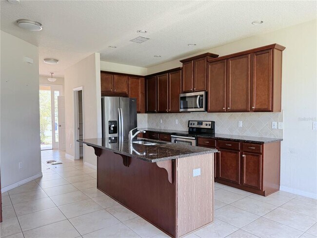 Building Photo - 2428 Chateau Lp