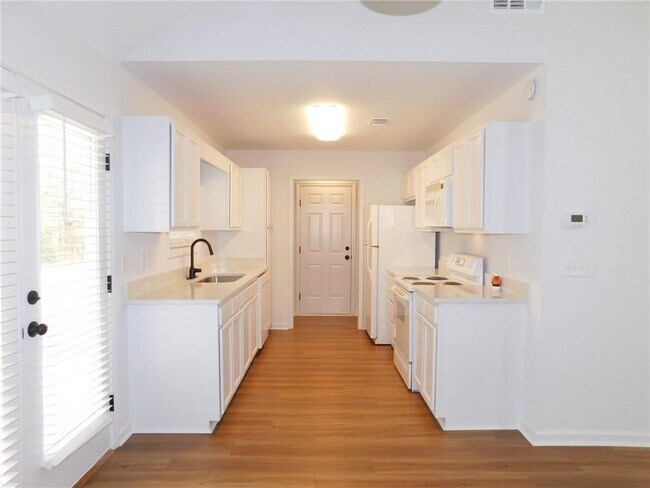 Building Photo - 60 Copper Creek Dr