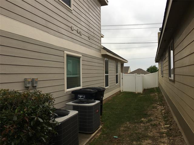 Building Photo - 5040 Cassidy Ln