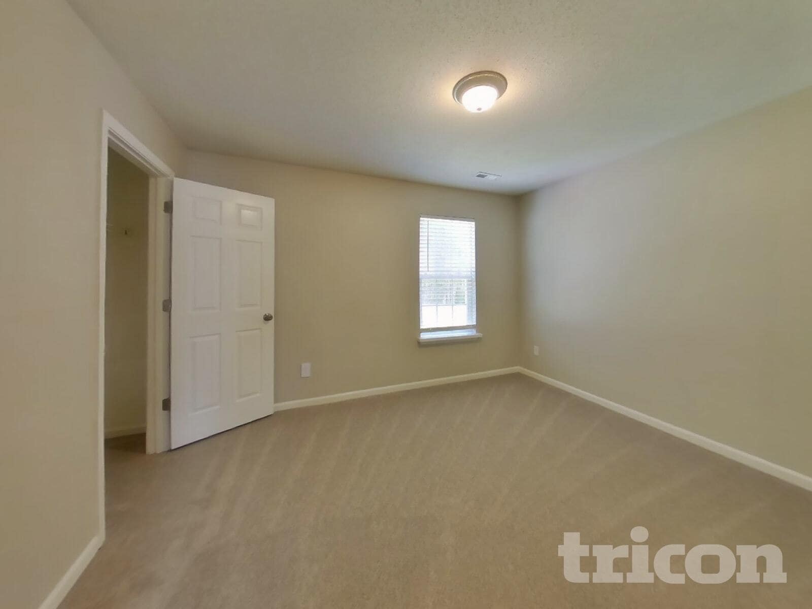 Building Photo - 1787 Mission Oaks St