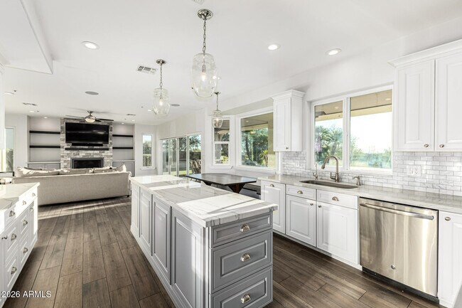 Building Photo - 11900 N 114th Way