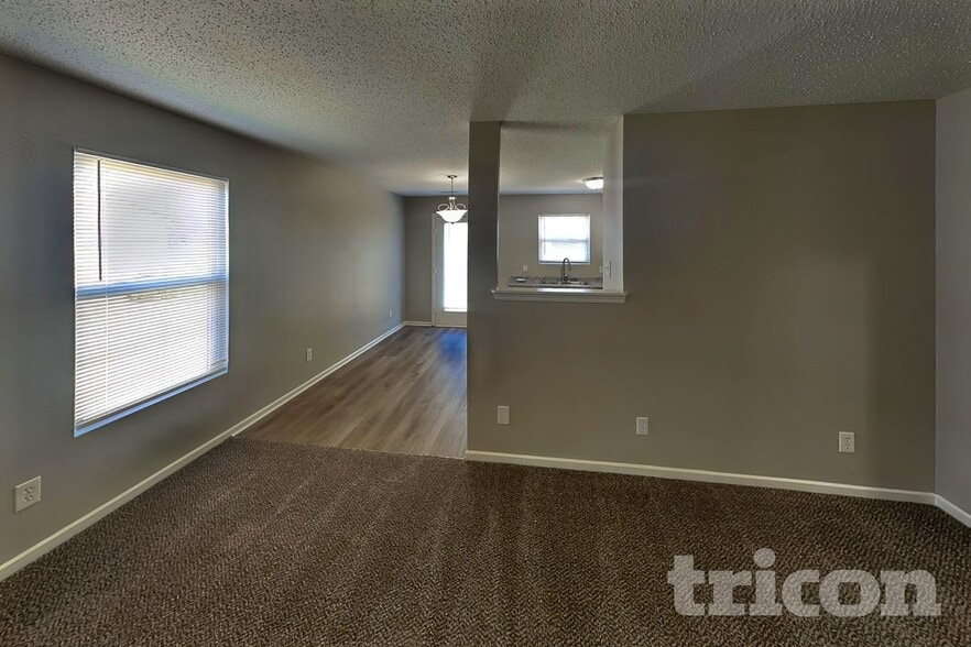 Building Photo - 2869 Ludwig Dr