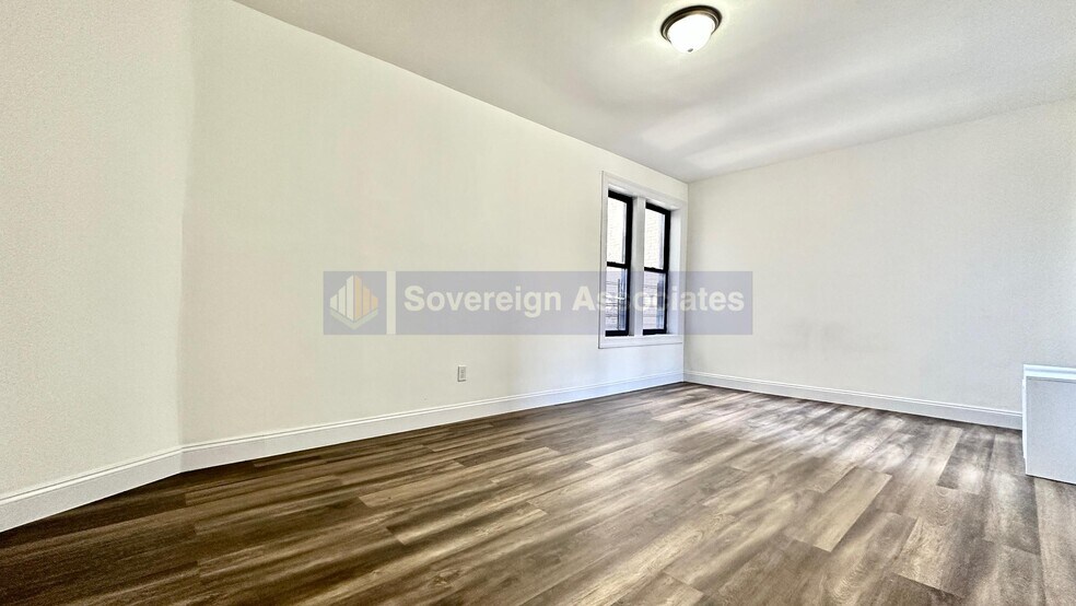 Building Photo - 305 Convent Ave