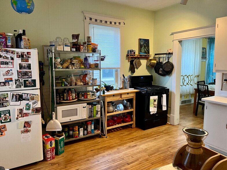 Kitchen - 2732 N Fratney St