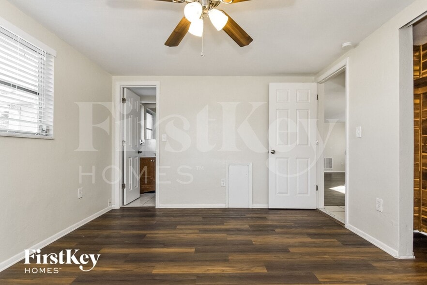 Building Photo - 9204 Lido Ln