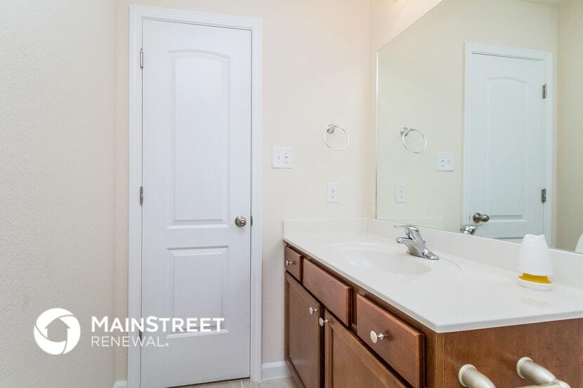 Building Photo - 3321 Marichal Dr