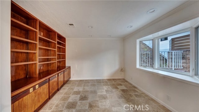 Building Photo - 726 Kendall Dr