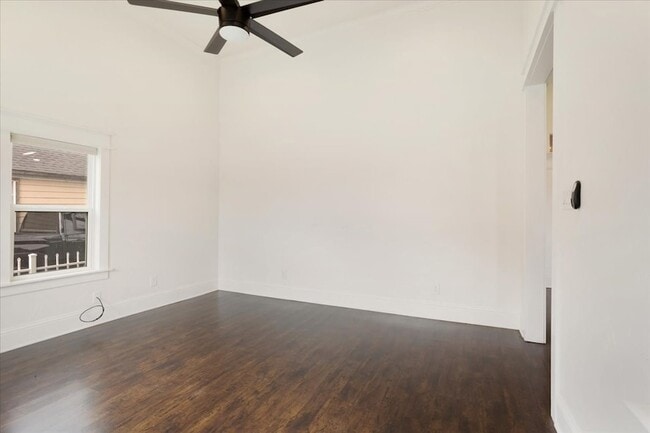 Building Photo - 805 W Owings St