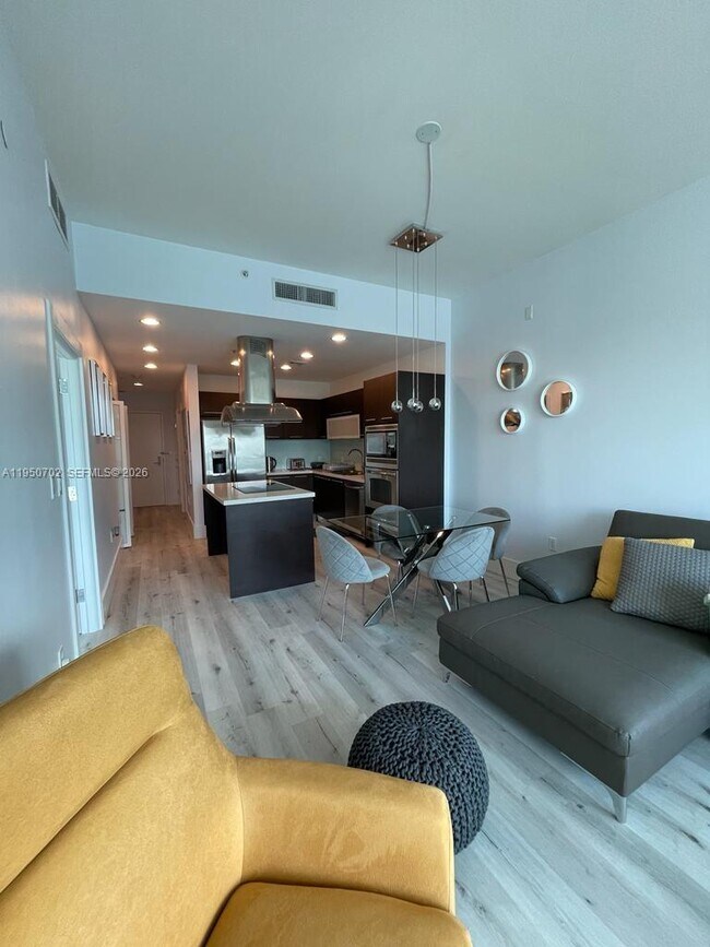 Building Photo - 7928 East Dr