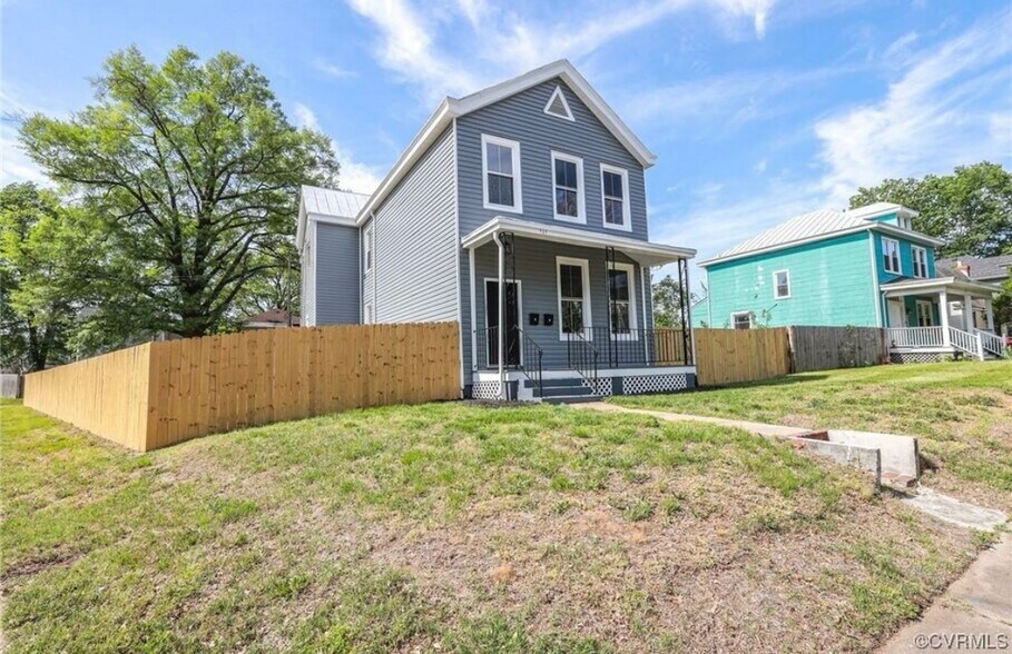 Primary Photo - 727 E Gladstone Ave