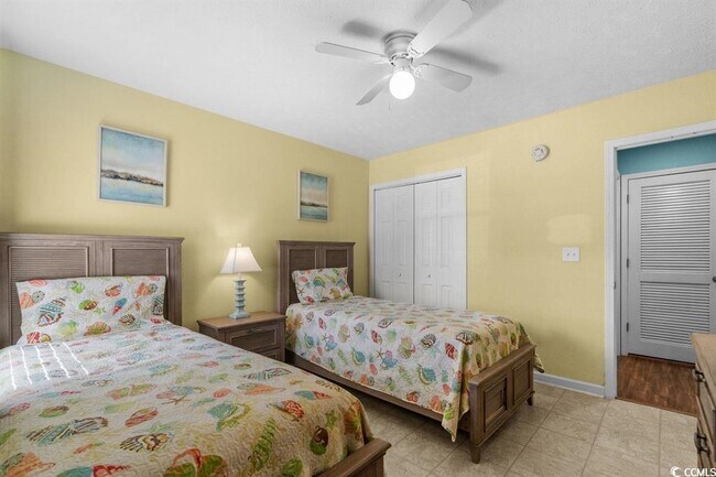 Building Photo - 637 Waterway Village Blvd