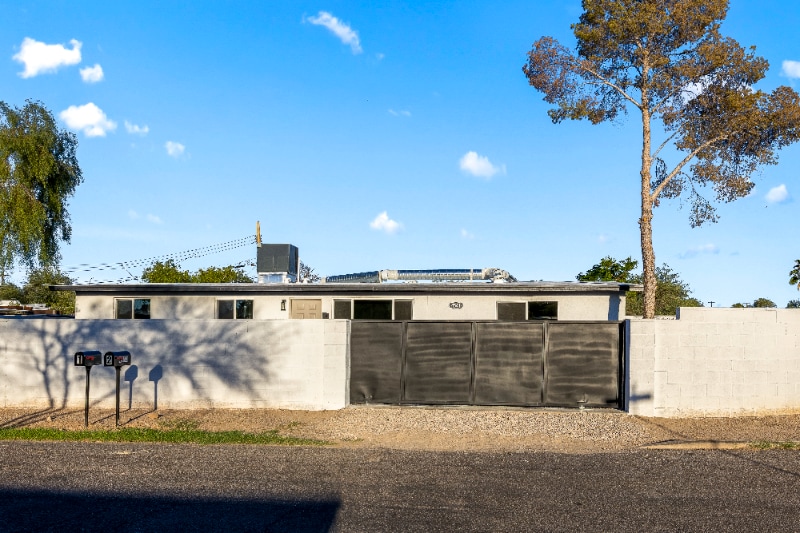 Building Photo - 4541 S 18th Ave