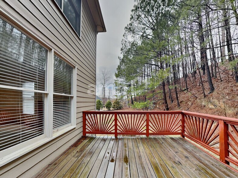 Building Photo - 404 Jessica Ln