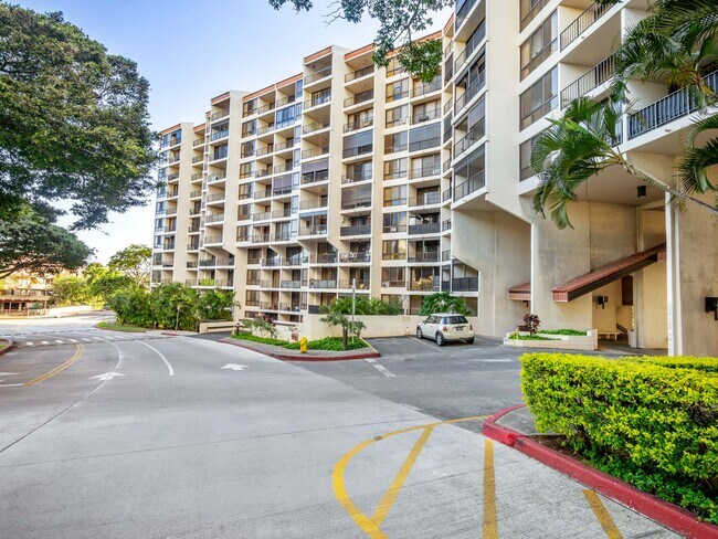 Building Photo - 3138 Waialae Ave