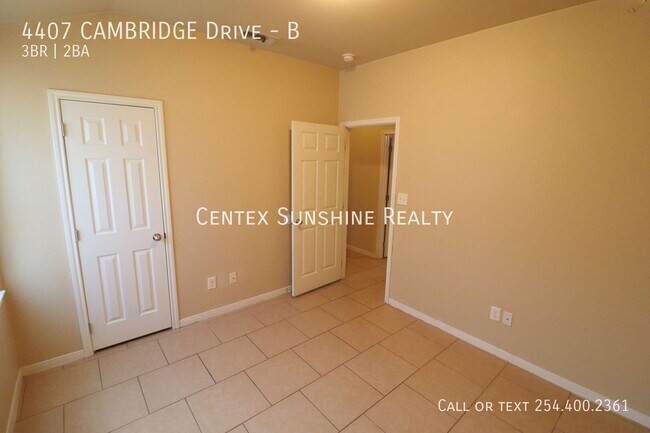 Building Photo - 4407 Cambridge Dr