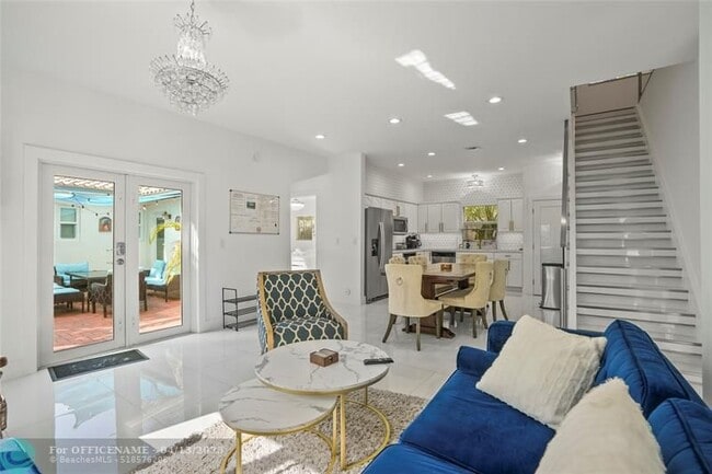 Building Photo - 833 SW 17th St