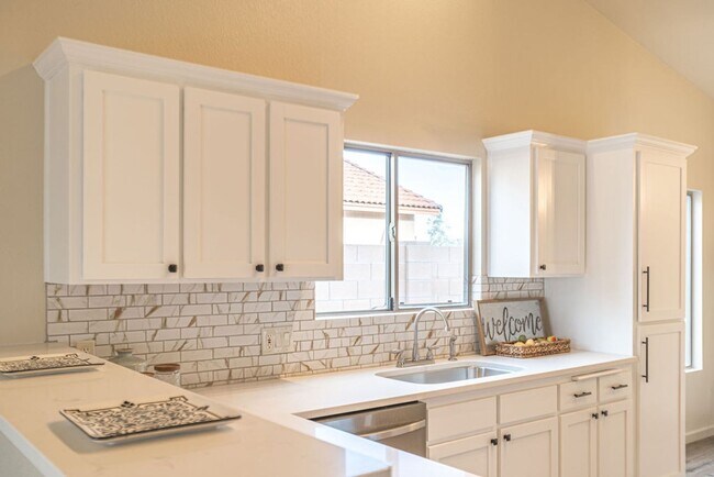 Building Photo - Elegant, Exclusive & Exquisite in this dre...