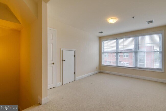 Building Photo - 2026 N Culpeper St