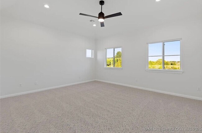 Building Photo - Gorgeous and impeccable custom home in Redbud Glen!