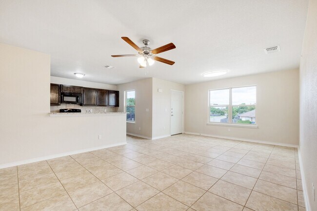 Building Photo - Stylish 3 Bed, 2 Bath Apartment in Georgetown