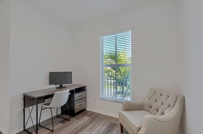 Building Photo - 12937 Trevi Isle