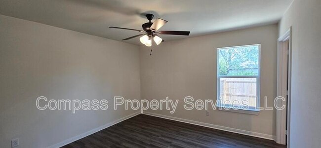 Building Photo - 2808 S 8th St