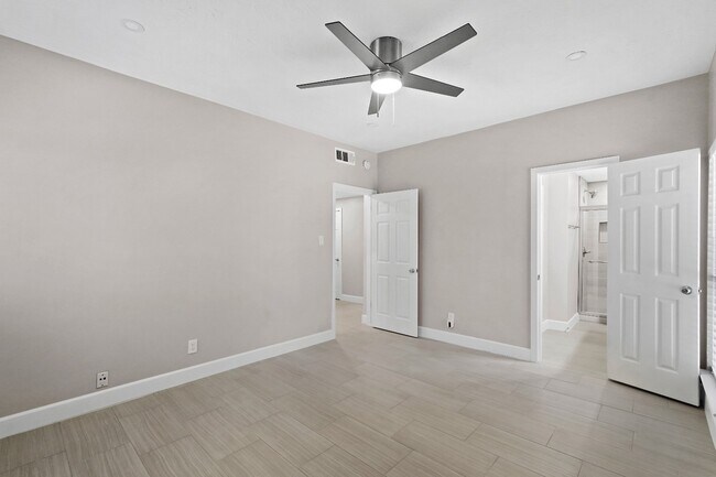 Building Photo - 2300 Augusta Dr