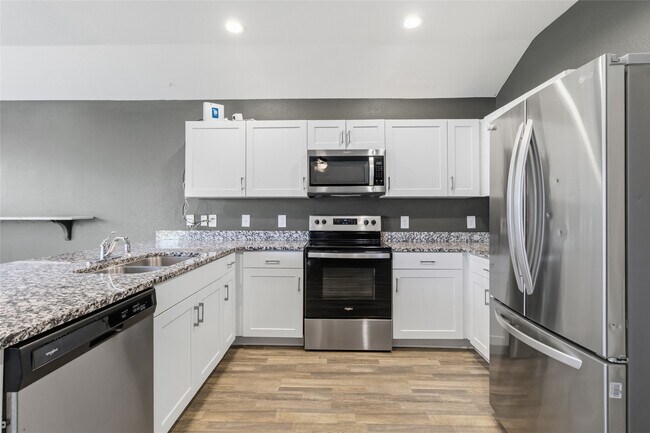 Building Photo - 111 Bering Dr