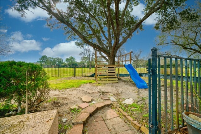 Building Photo - 3114 Cypress Point Dr