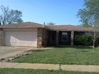 Building Photo - 3205 SE 55th St