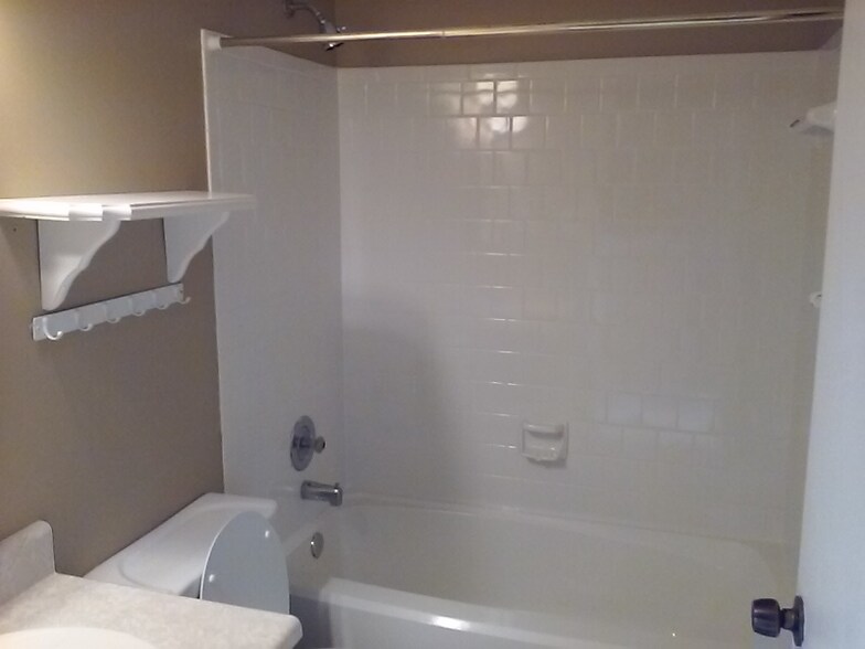 Building Photo - 6415 Meadow Rue Dr