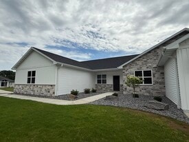 Building Photo - 2129 Clover Field Dr