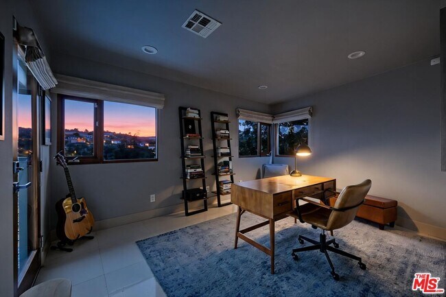 Building Photo - 2035 De Mille Dr