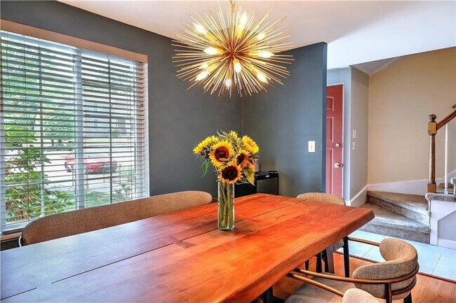 Building Photo - 28 Marigold Cir