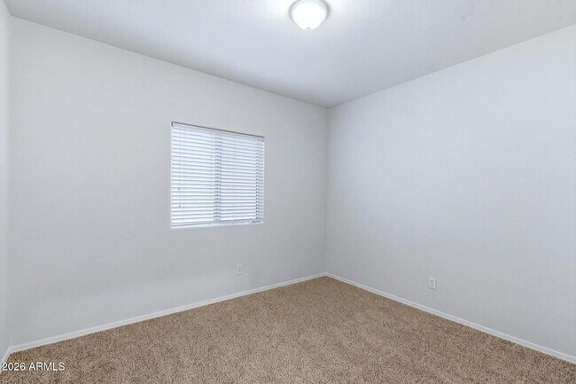 Building Photo - 10733 W Lariat Ln