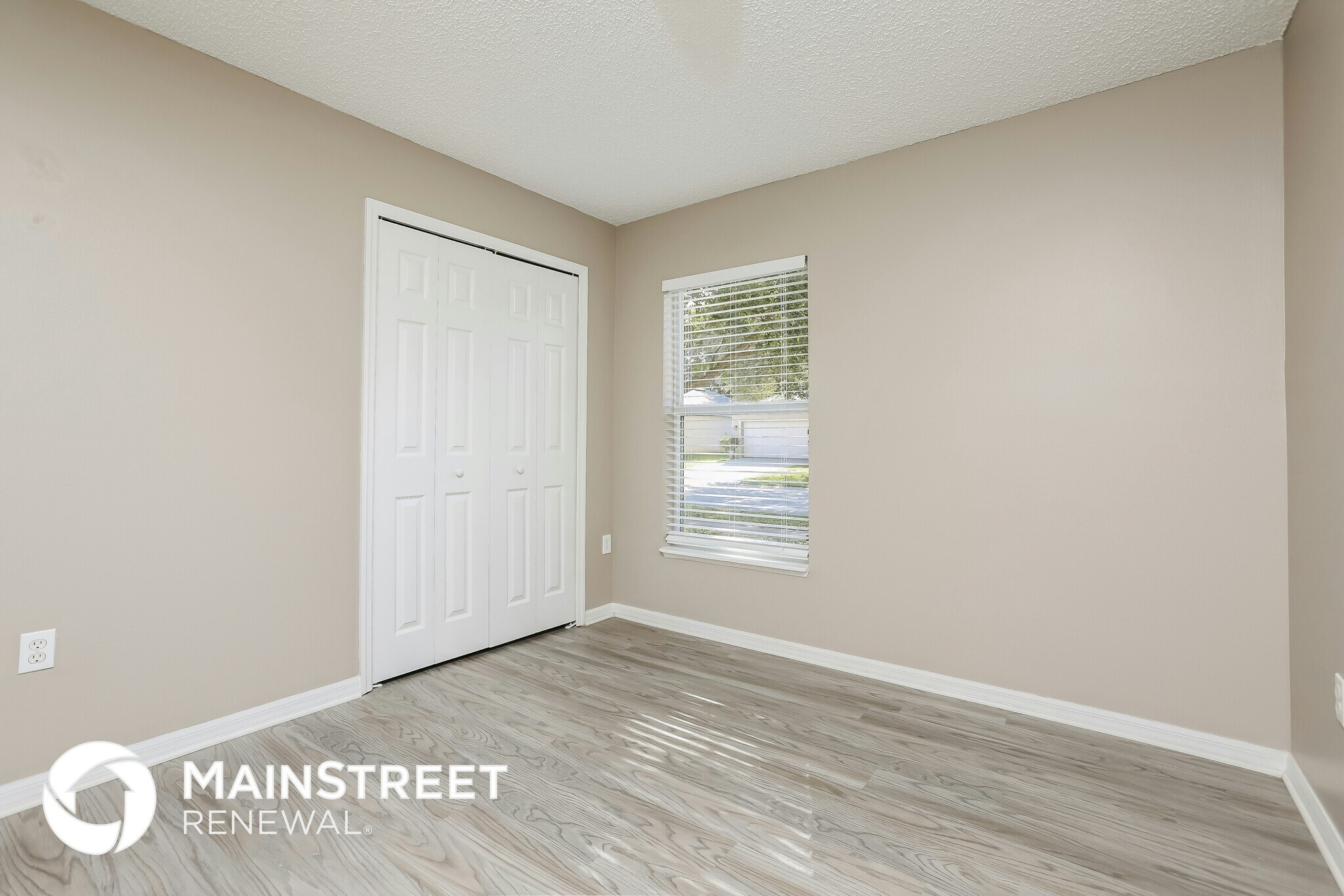 Building Photo - 977 Vanderbilt Dr