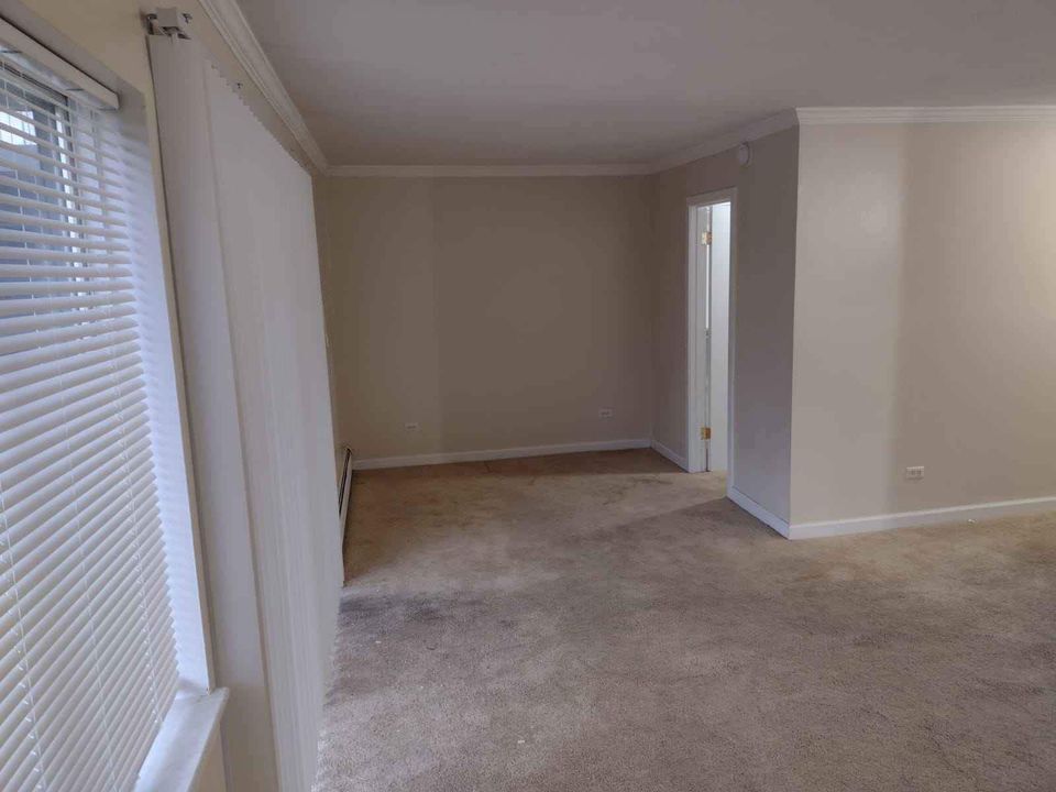 Building Photo - 1813 Hemlock Plz