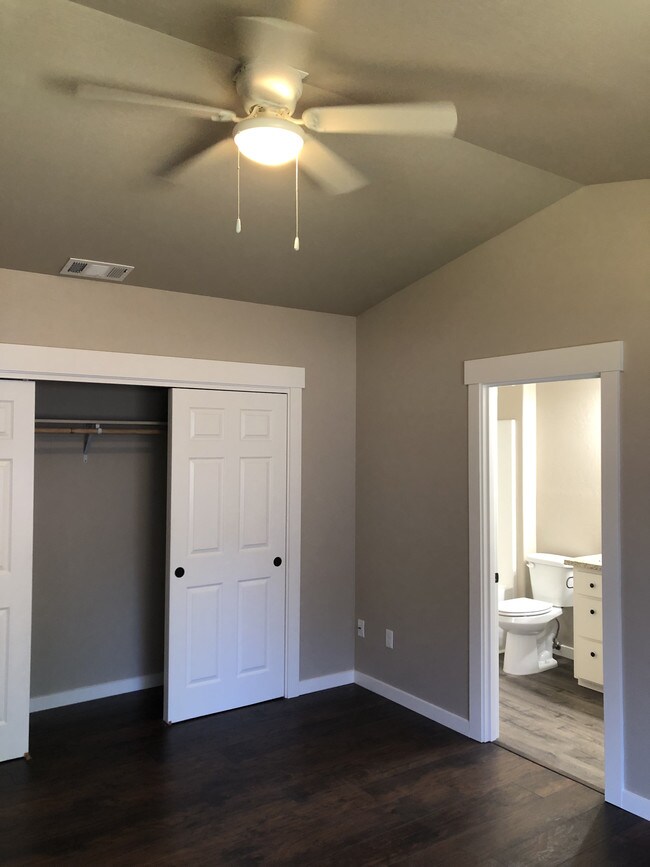 Master - 132 SW Jenn Way