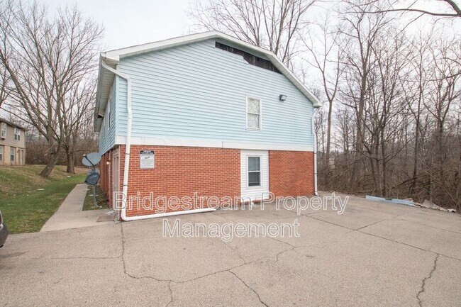 Building Photo - 1413 Forest Ln