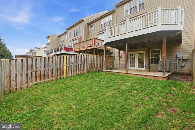 Building Photo - 899 Stonefield Square NE