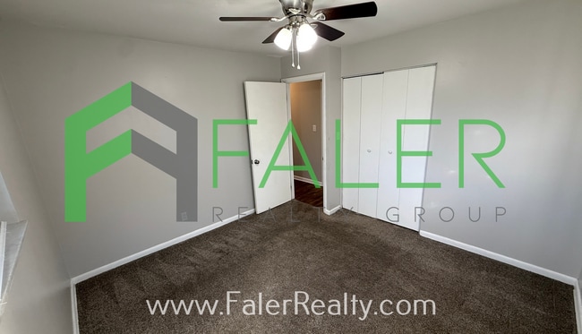 Building Photo - Brick Ranch w/ Large Yard