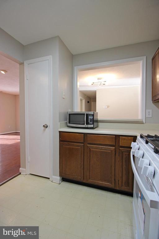 Building Photo - 10182 Oakton Terrace Rd