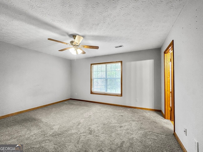 Building Photo - 290 Cornwallis Way