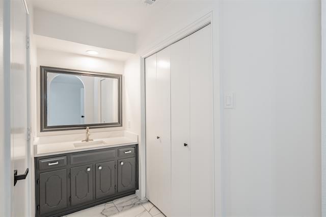 Building Photo - 8409 Glenann Dr